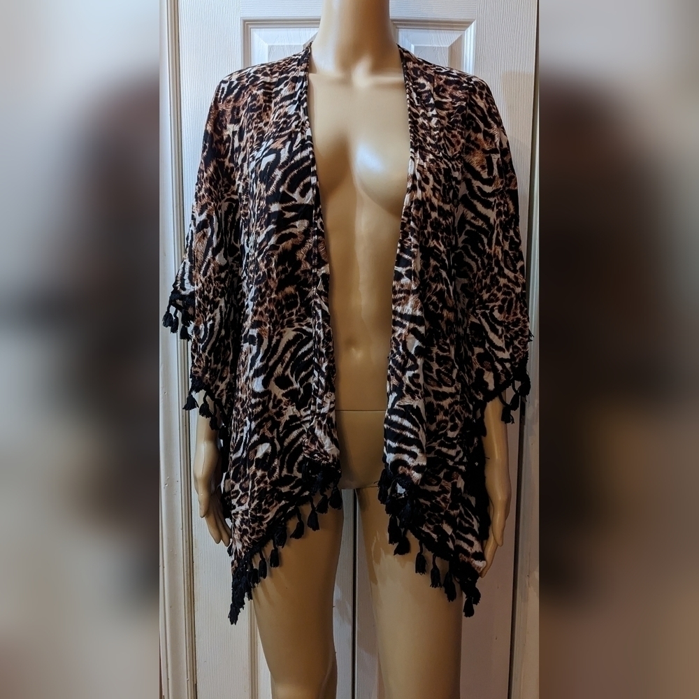 Pre-owned lightweight Shaw wrap 3/4 sleeve Bobby Brooks ladies one size, TC